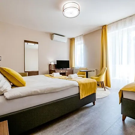 Fuerdo Hotel*** زلاكاروس